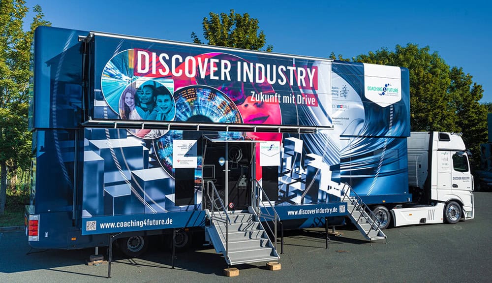 Foto des Erlebnis-Lern-Trucks "DISCOVER INDUSTRY"